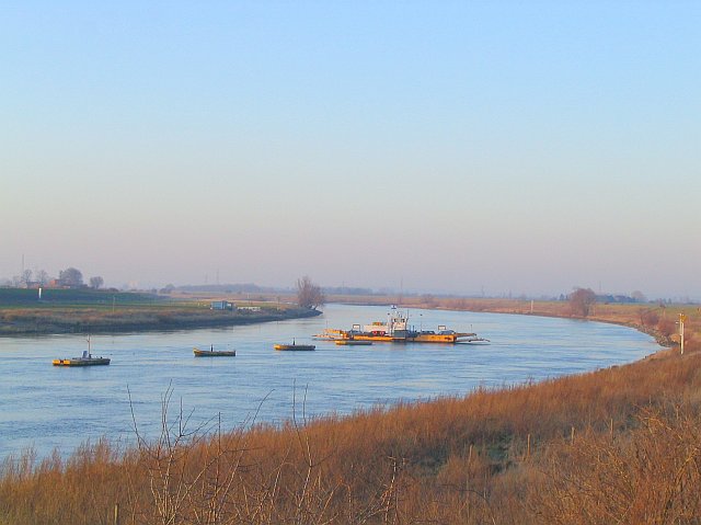 Pontje naar Doornenburg